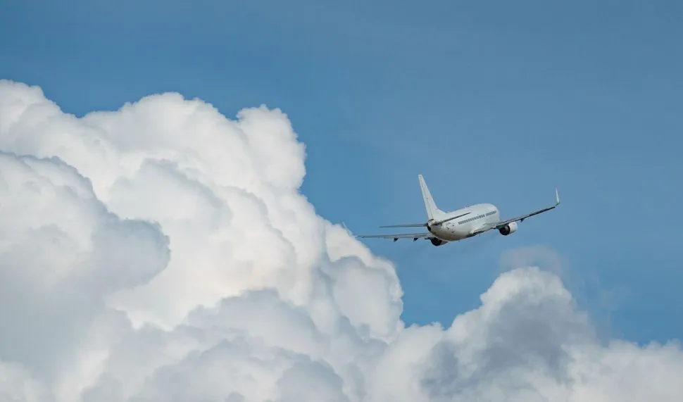 Alaska Airlines cancela vuelos por una misteriosa avería informática