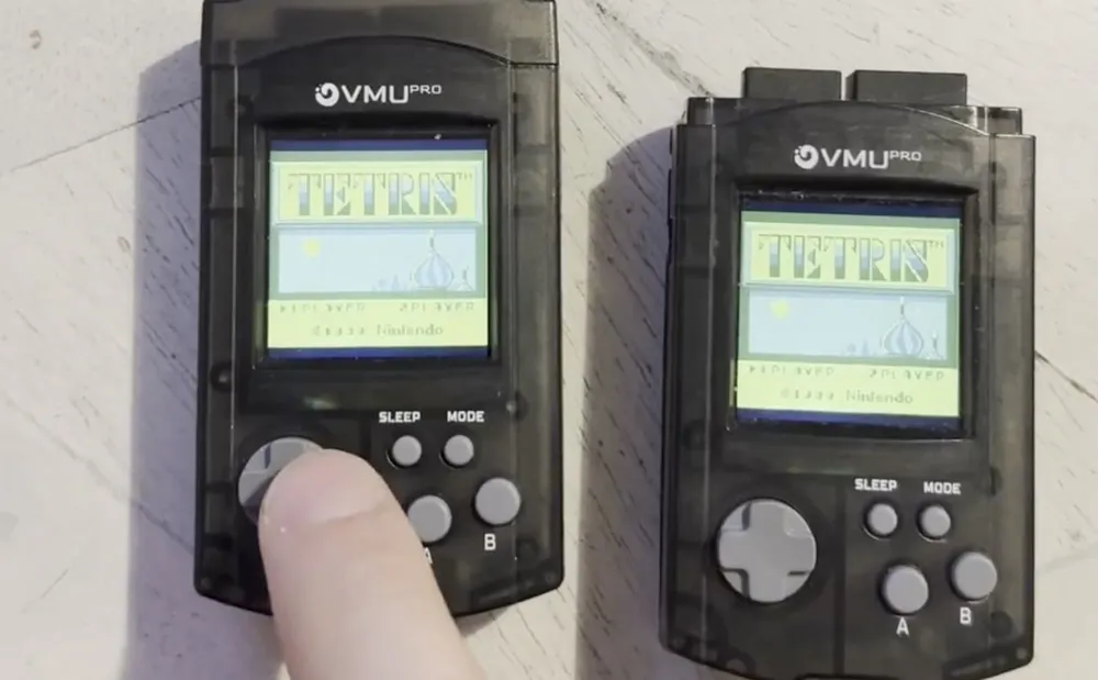 VMU Pro: La VMU de Dreamcast ahora con multijugador inalámbrico de Game Boy