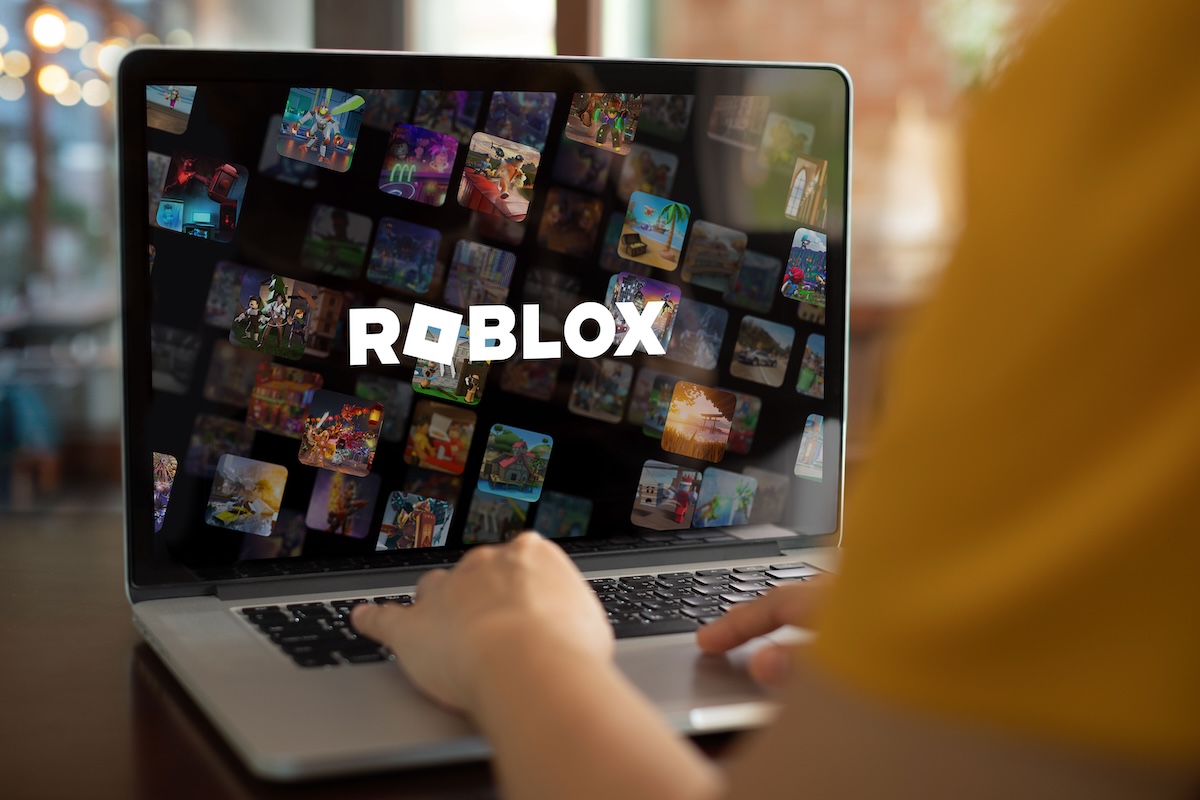 Roblox mejora la seguridad con tecnología de estimación de edad y clasificación estandarizada