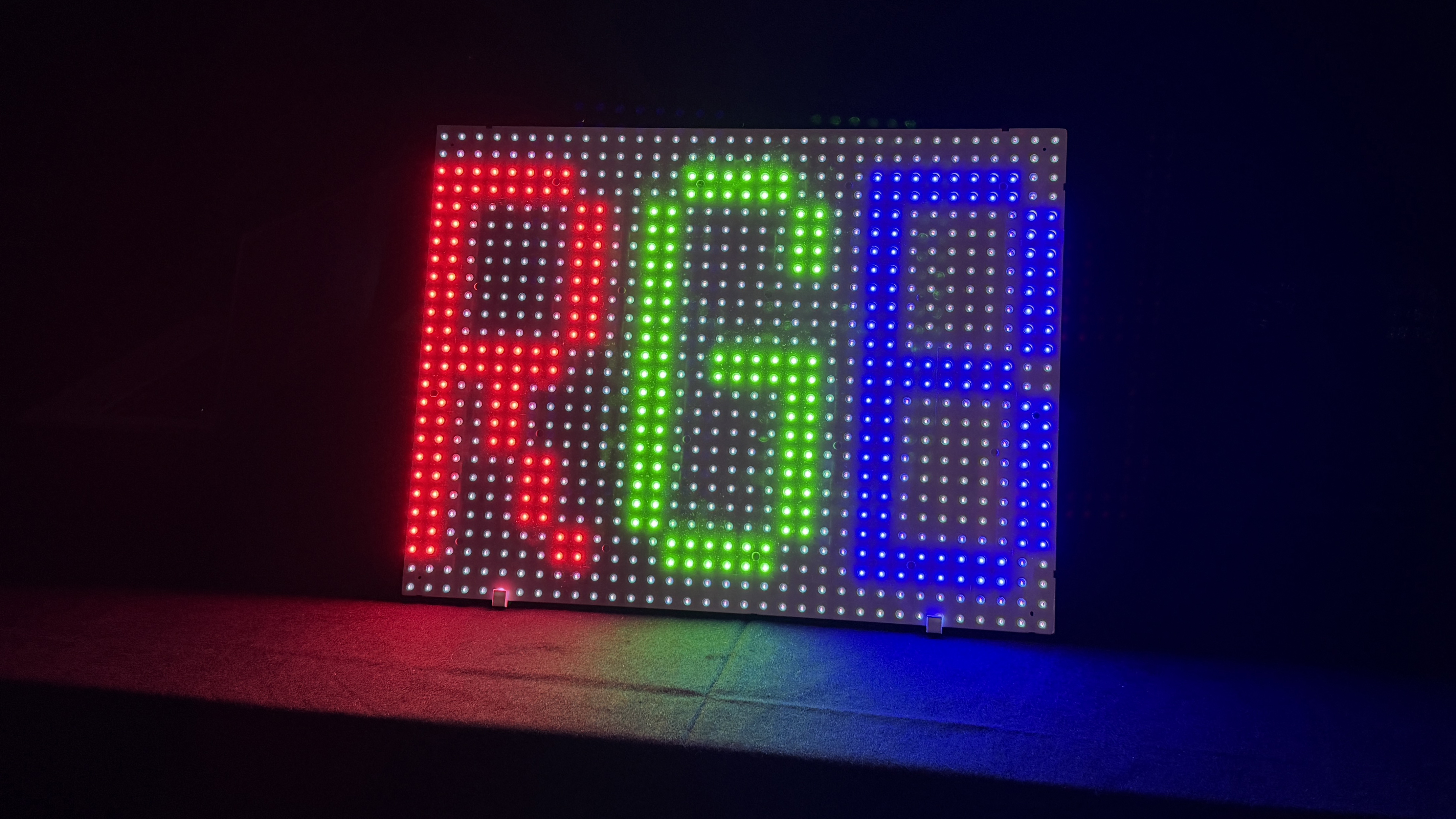 La tecnología RGB-MiniLED se abarata para desafiar a la OLED en calidad y precio