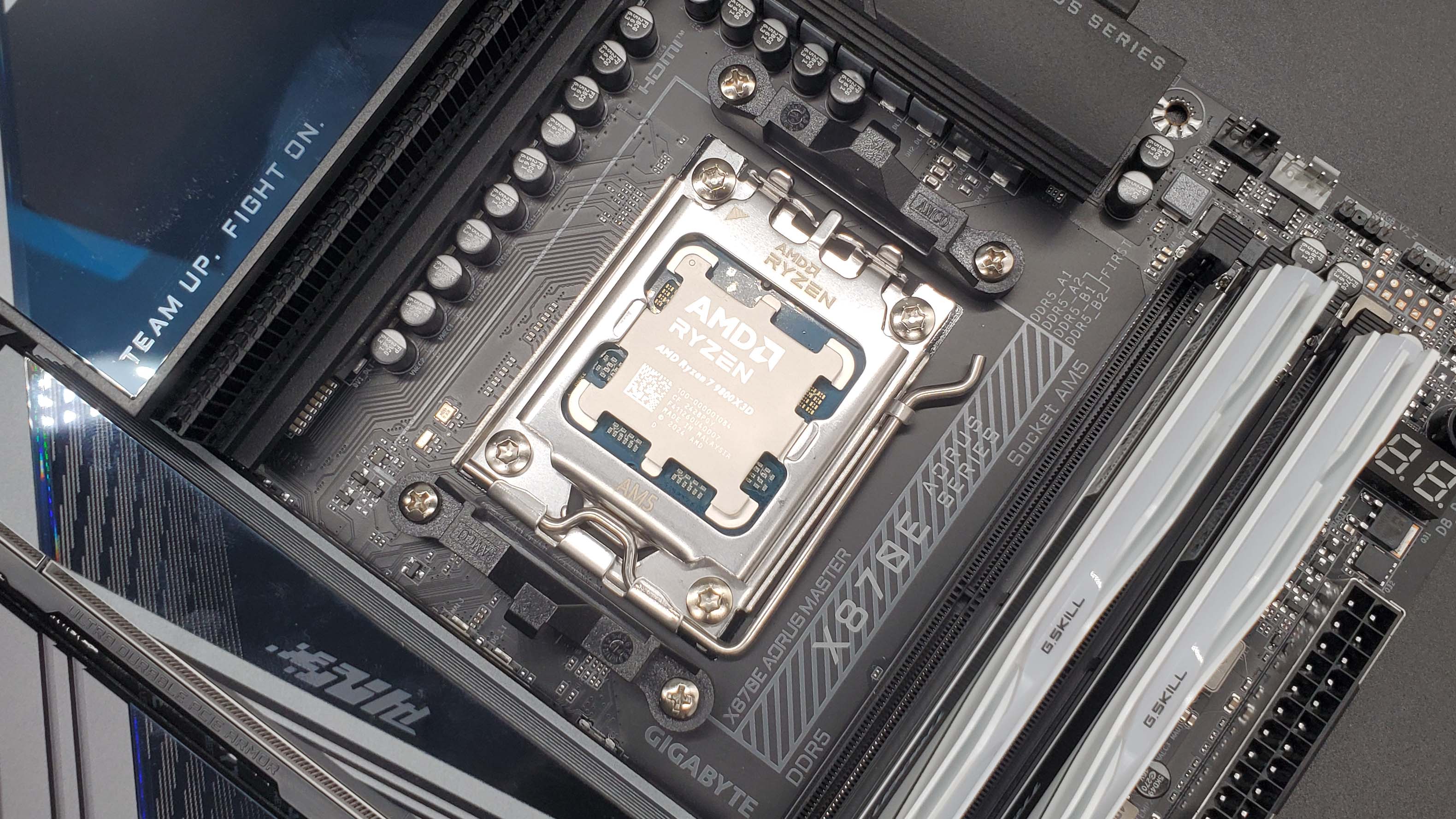 AMD admite que sus procesadores son más caros que los de la competencia
