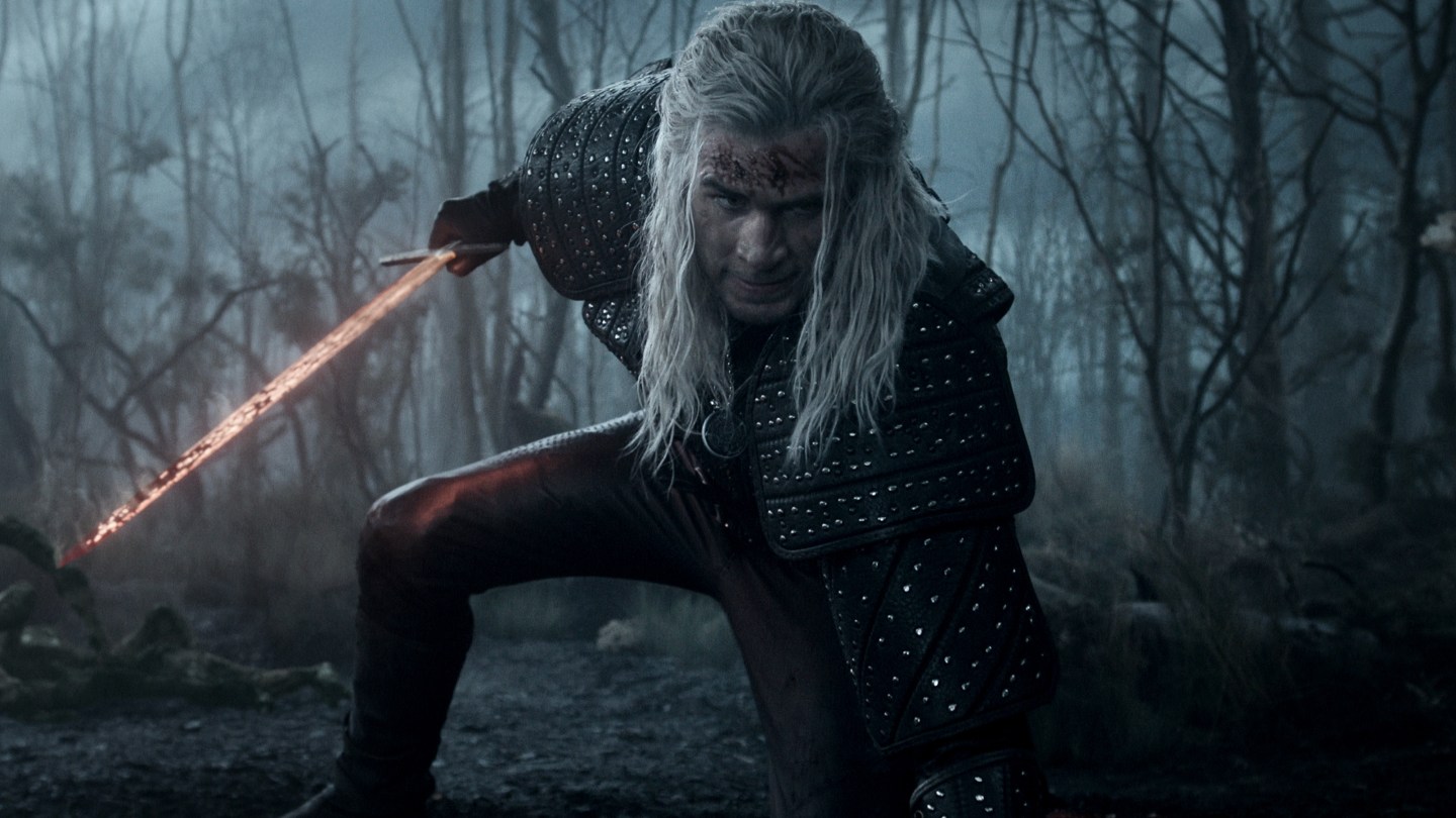 Liam Hemsworth toma el relevo de Geralt en 'The Witcher' con su nuevo tráiler