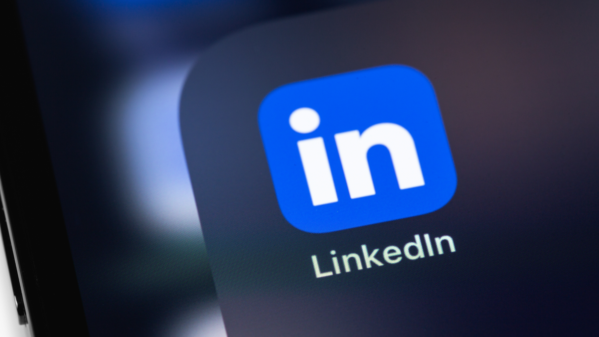 LinkedIn usará tus datos para entrenar su IA sin tu permiso