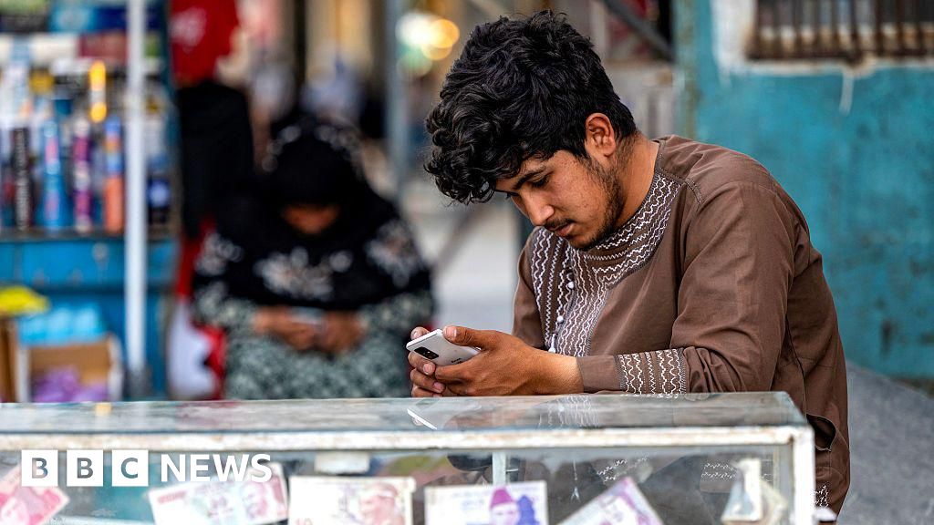 Afganistán sufre apagón total de telecomunicaciones por orden talibán
