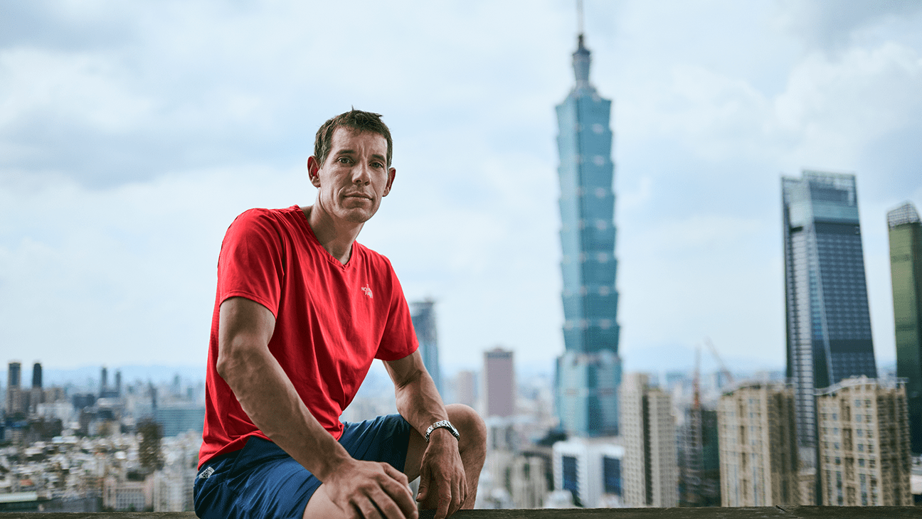 Alex Honnold escalará el rascacielos más alto de Taiwán en un especial de Netflix