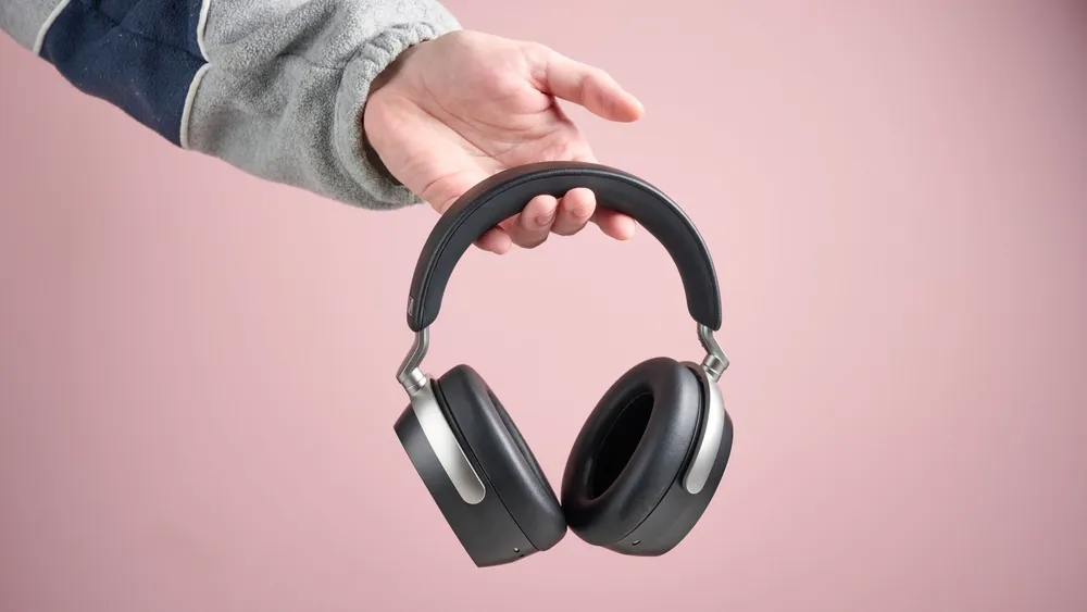 Sennheiser lanza auriculares inalámbricos con transmisor para sonido 'audiófilo'
