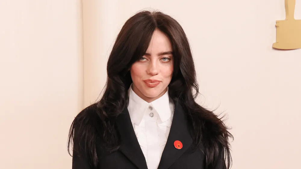 Billie Eilish, agarrada violentamente por un fan durante su concierto en Miami
