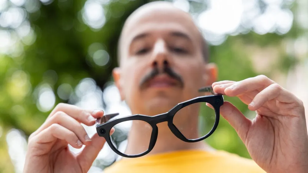 Samsung prepara sus gafas inteligentes para competir con Ray-Ban
