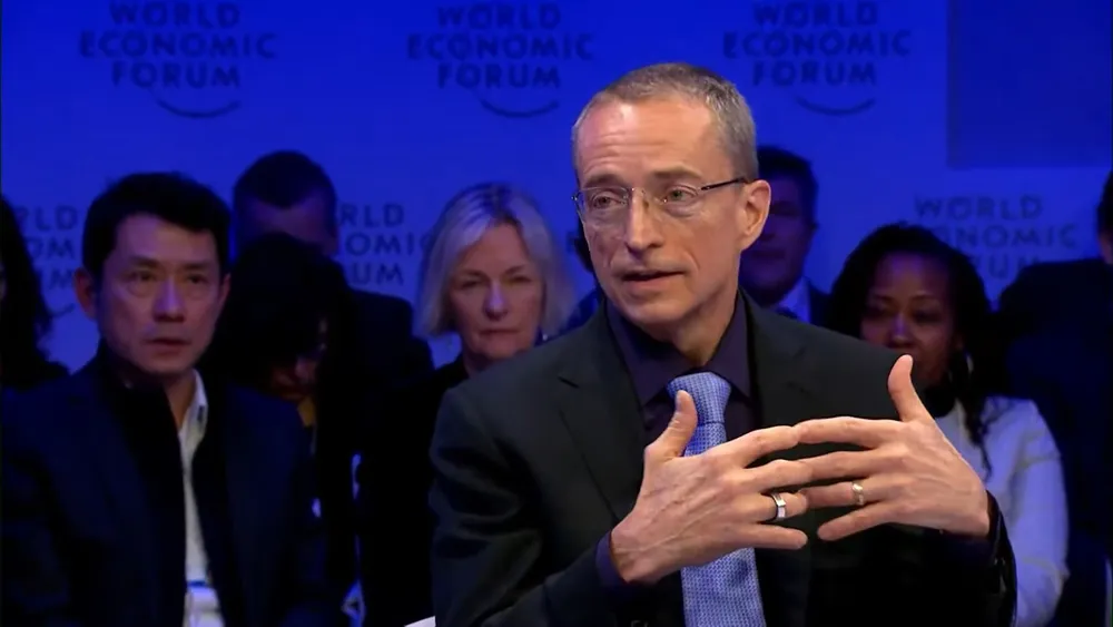 El ex CEO de Intel también advierte sobre la burbuja de la IA