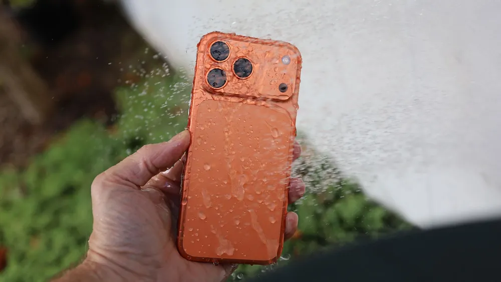 El misterio del iPhone 17 Pro que se vuelve rosa: la clave estaría en la limpieza