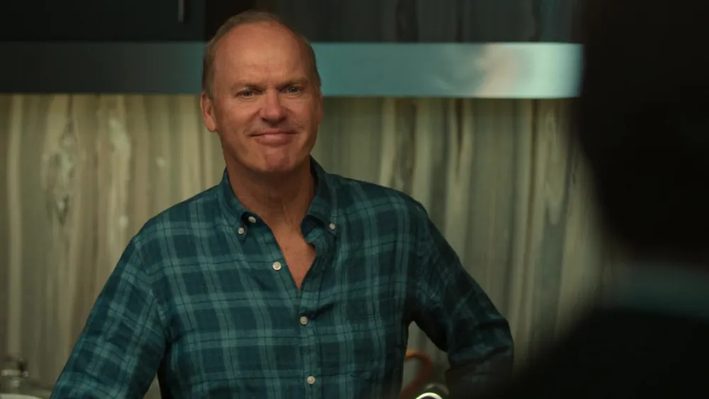 Michael Keaton reacciona con humor a un puñetazo de Tom Holland