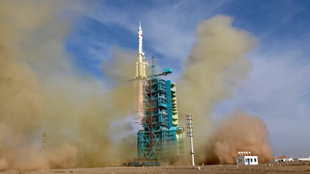 China envía nave de rescate a la Estación Espacial Tiangong