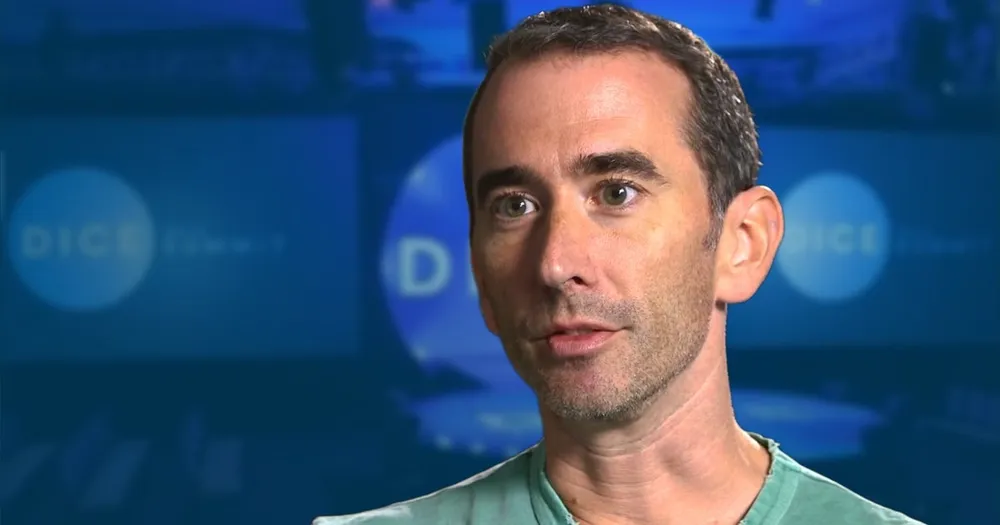 Neil Druckmann honrará a Evan Wells en los DICE 2026