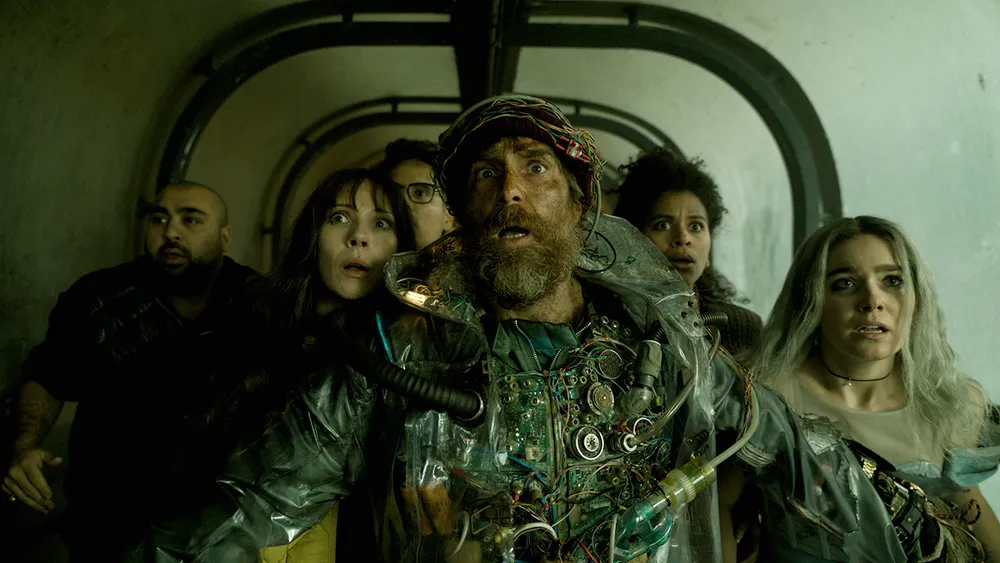 Sam Rockwell lucha contra la IA en la comedia de ciencia ficción 'Good Luck, Have Fun, Don't Die'