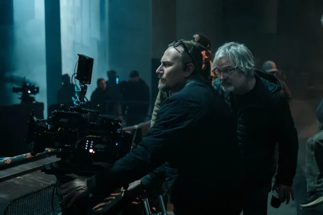 La pesadilla cómica de 'Good Luck, Have Fun, Don't Die' cobra vida con cinematografía deslumbrante