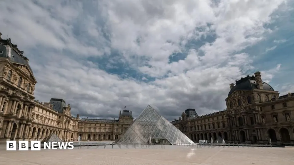 Robo en el Louvre: museo cerrado tras incidente