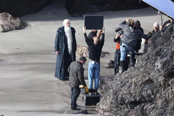 John Lithgow, Dumbledore en la serie de Harry Potter, visto en una escena inédita